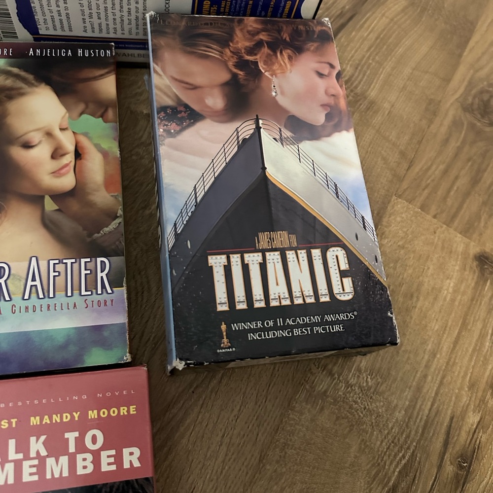 VHS Movie Collection - Picture 4 of 7